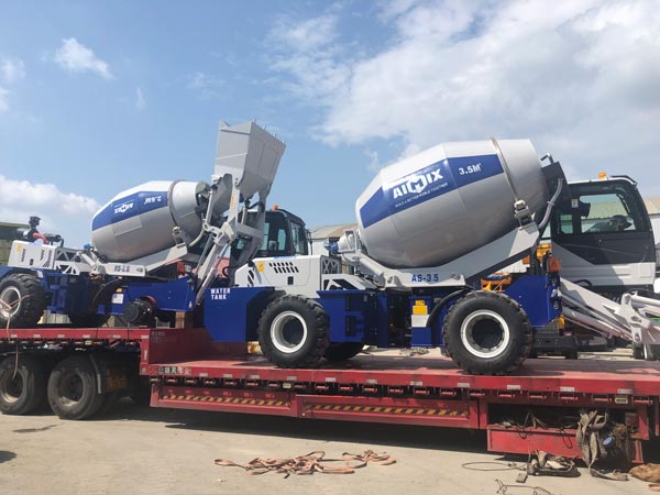 Self Loading Mixers